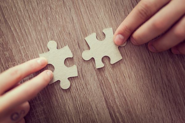 חודש אב: מה הקשר בין חורבן לאהבה?