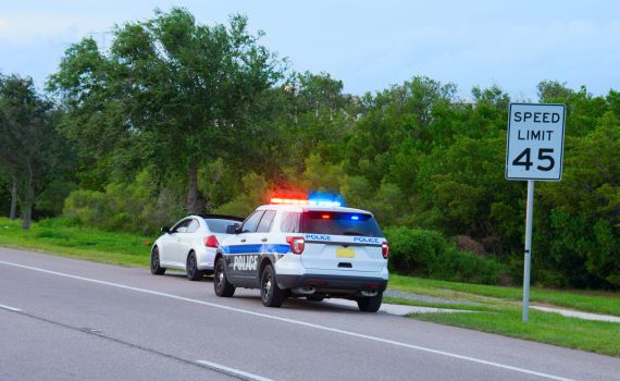 נהג צעיר נתפס לאחר מרדף, כך זה נשמע ברשת הקשר: