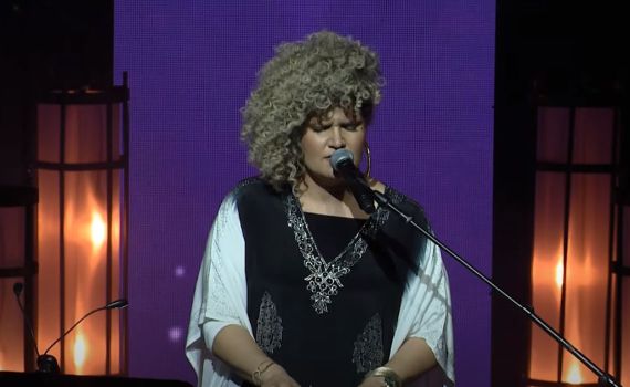 צפו: אודהליה ברלין מחדשת את תפילת הימים הנוראים