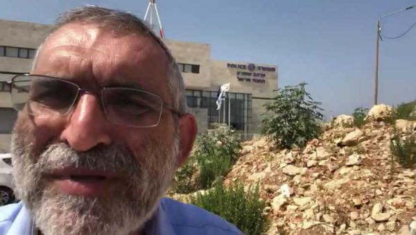 בן ארי בכניסה לחקירה: "יאללה תגיש כתב אישום"