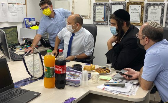 בנט באלעד: "הציבור החרדי מתנהל למופת"