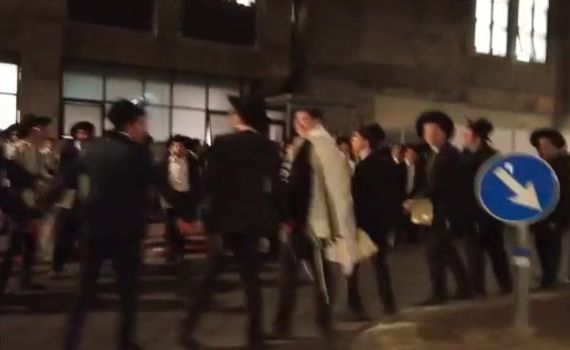 אלפי חרדים חוזרים לביתם באמתלה של "הפגנה". צפו