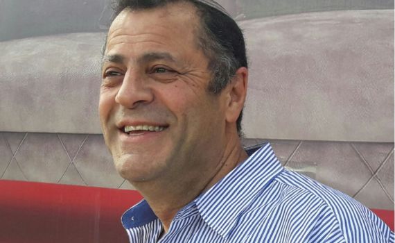 האיש ששיפץ 5,500 בתים של נזקקים וקשישים