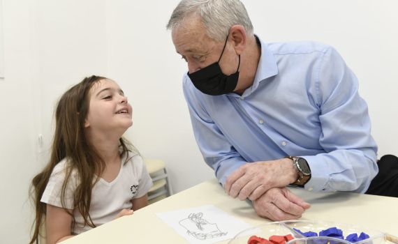 גנץ: "אתם תלמדו, אנחנו נדאג לשאר"