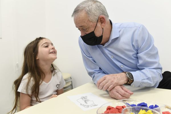 גנץ: "אתם תלמדו, אנחנו נדאג לשאר"