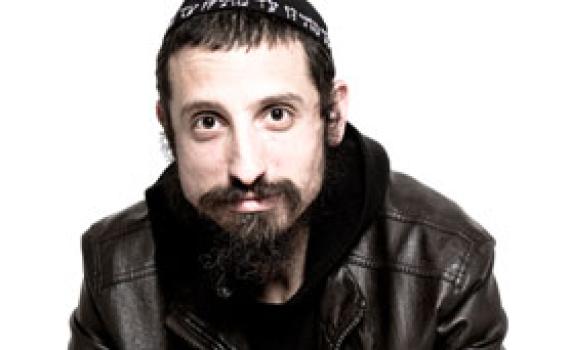 הזמר הדתי לא הועלה לתורה בגלל נטיותיו המיניות