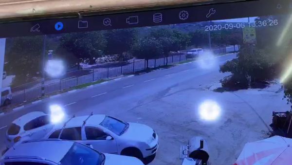 צפו: כך נמלט המחבל מפיגוע הדקירה באריאל