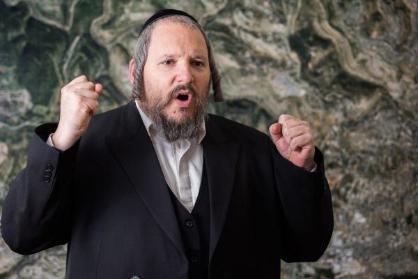 בשיא המשבר: ראשי ערים חרדיות טסו בחשאי לאומן