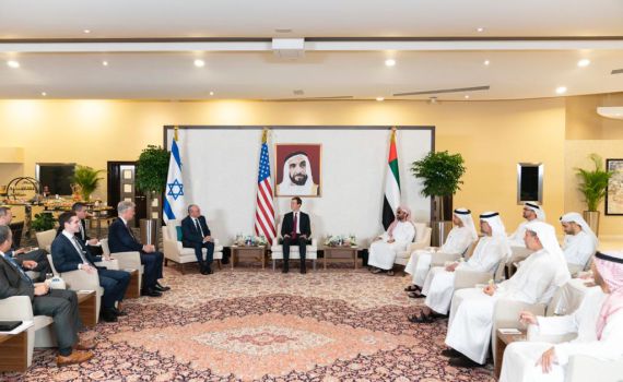 השער הראשי של העיתון באבו דאבי במחווה לישראל