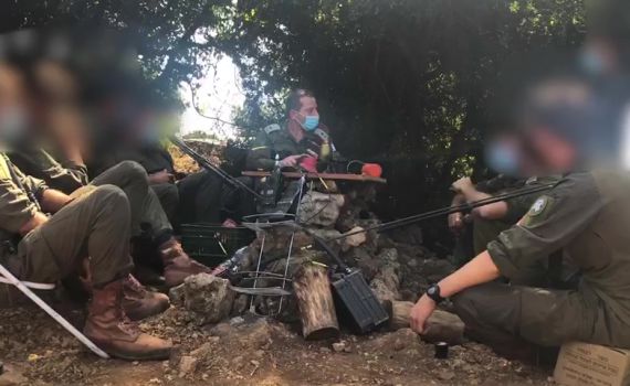 צפו: מפקד פיקוד הצפון הפתיע את בנו הלוחם