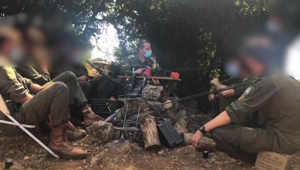 צפו: מפקד פיקוד הצפון הפתיע את בנו הלוחם