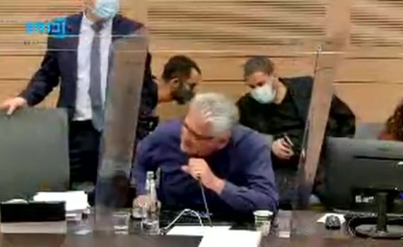 קרעי: "אתה ממריד", אבידר: "המשפחה שלך מתביישת"