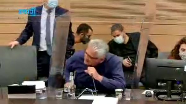 קרעי: "אתה ממריד", אבידר: "המשפחה שלך מתביישת"