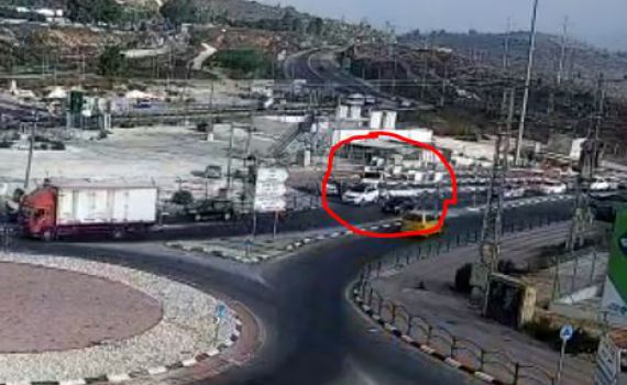 המחבל דורס חייל ושוטר, שולף סכין ומנוטרל. צפו בתיעוד