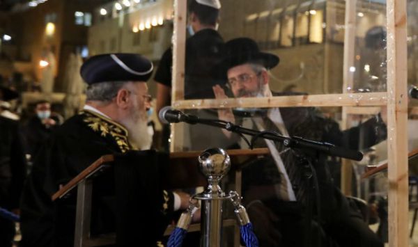 מה עושים עם סוכה, הקפות ומקווה? הנחיות הרב הראשי