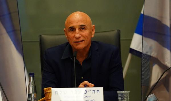 הקרע ביש עתיד: עפר שלח משיב ליאיר לפיד