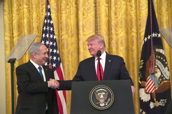 המומחה מסביר: טראמפ עשוי להפיל את ממשלת הימין