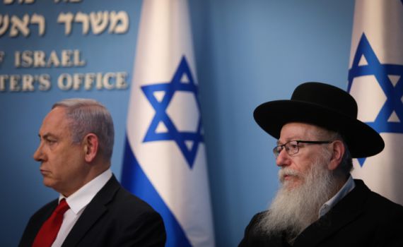 עימות בממשלה: 'אתה הורס את החגים"; "לא נכנע"