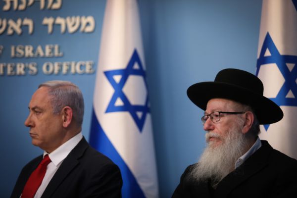 עימות בממשלה: 'אתה הורס את החגים"; "לא נכנע"