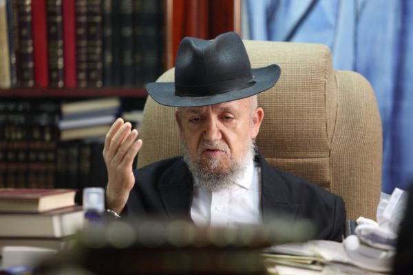 התפללו לרפואתו: הרב מאיר מזוז פונה לבית החולים