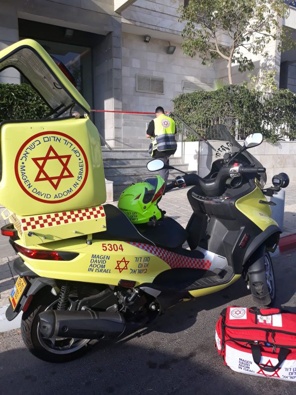 פצוע בינוני באירוע דקירה בתל אביב