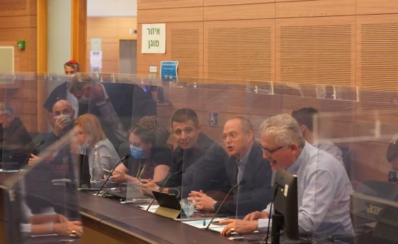 קללות וניבולי פה בועדת חוקה: "אתה חולה נפש"