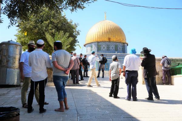 כתב אישום נגד צעיר שהפגין ליד הר הבית