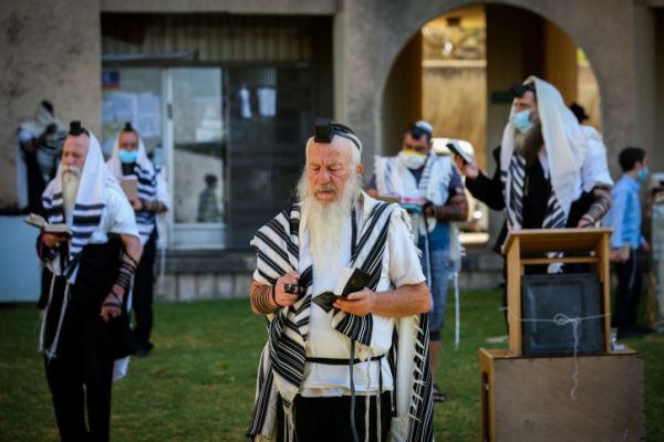 צפו: מתווה הקפסולות בבתי הכנסת בפחות מדקה