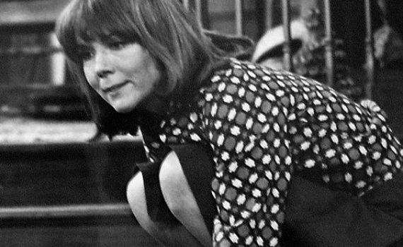 דיאנה ריג שגילמה את  ליידי אולנה טיירל נפטרה בגיל 82