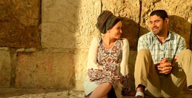 "תום ילדות": הזוג הסרוג מאפרת משיק סינגל שני