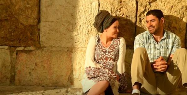 "תום ילדות": הזוג הסרוג מאפרת משיק סינגל שני