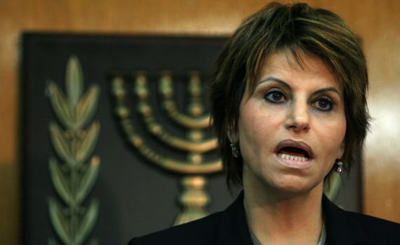 "היועמ"ש לא עושה דבר לקביעת מתווה להפגנות"