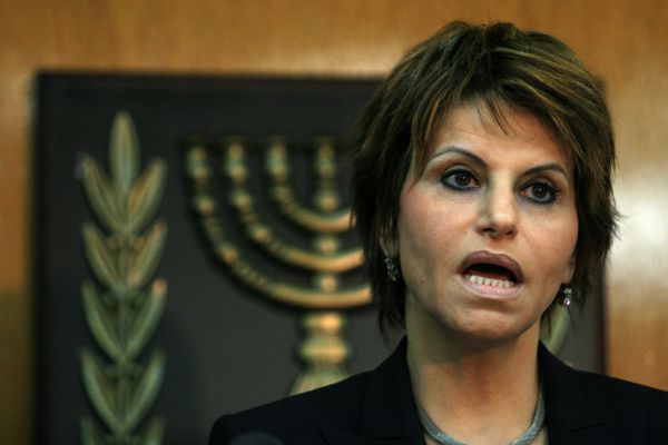 "היועמ"ש לא עושה דבר לקביעת מתווה להפגנות"