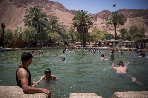 משרד המשפטים הקפיא את הרחצה הנפרדת