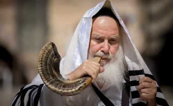 הזדמנות אחרונה: אישור מעבר בסגר לחזן ולתוקע