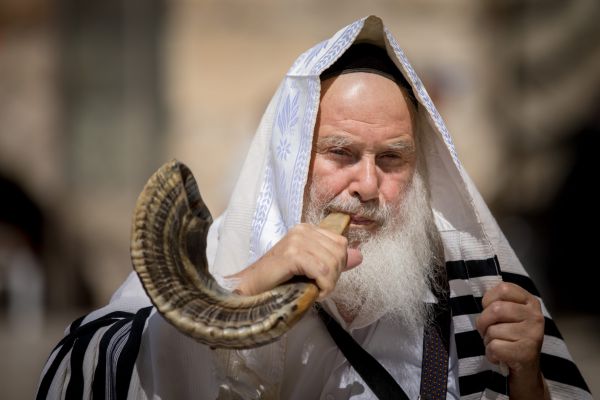 הזדמנות אחרונה: אישור מעבר בסגר לחזן ולתוקע