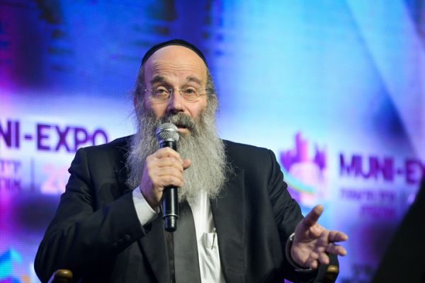 ראש עיריית בני ברק: "צר לי על הפגיעה בעובדי הרכבת"