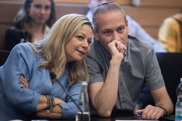 עימות בכחול לבן: "איך נותנים גיבוי לקולות הקצה?"