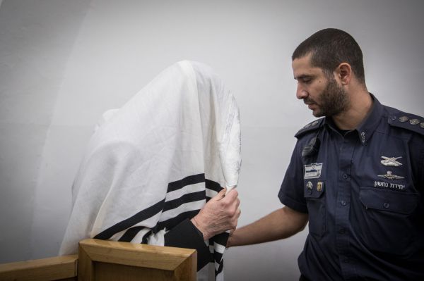 העליון נגד ה'רב' מבני ברק: פגע בערכים דתיים