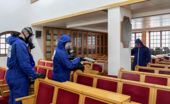 כך תחטאו את בית הכנסת לקראת תפילות החג