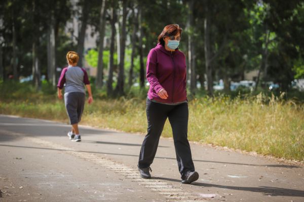הפארקים יישארו פתוחים בסגר, לא יתבטלו טיסות
