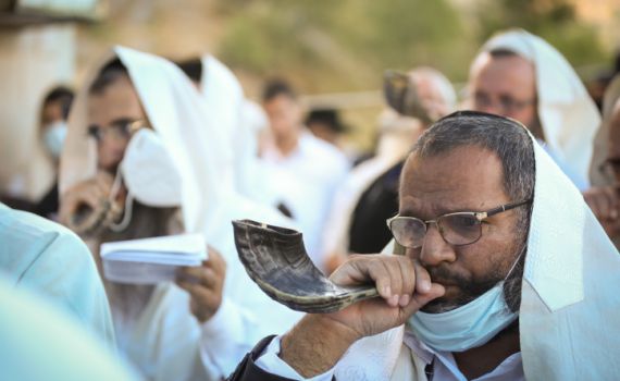 מסתמן: כך יראה המתווה לבתי הכנסת בחגים