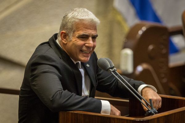 יאיר לפיד לכחול לבן: "מה יקרה לכם? יענישו אתכם?"