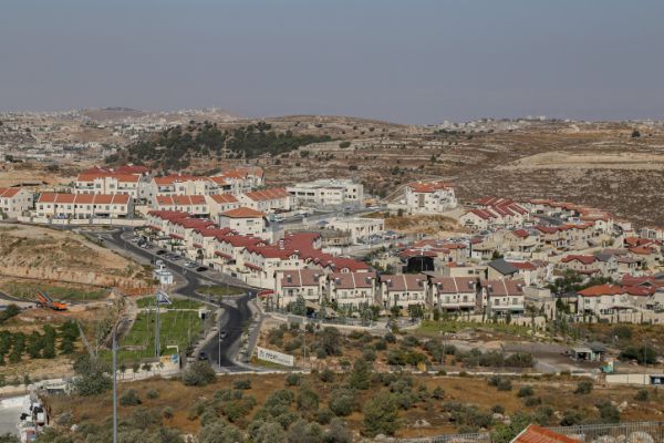 תלמידי ישיבה באפרת ריססו גרפיטי גס והשחיתו את בי"ס