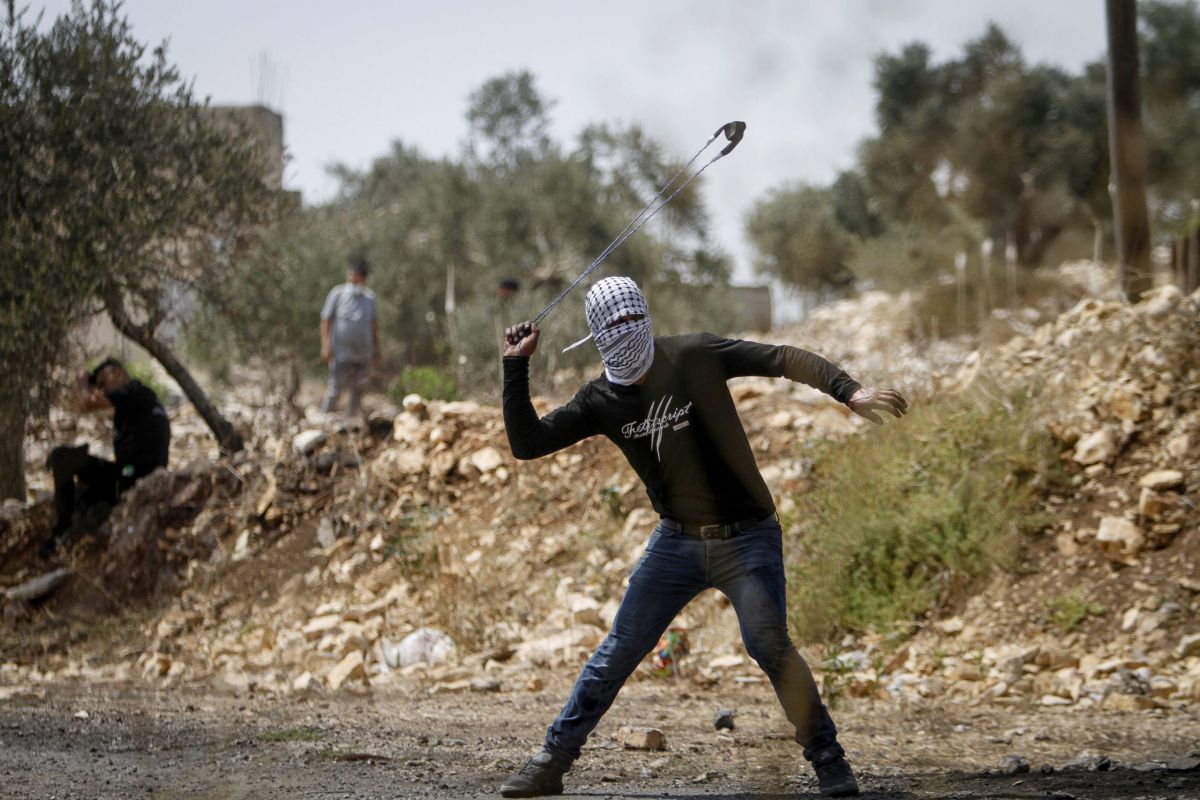 מספר פצועים בפיגוע אבנים בכביש 60