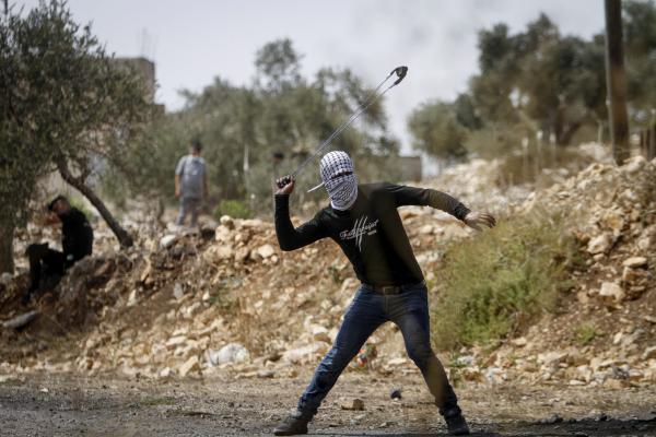 ישראלי נפצע קל מיידוי אבנים ליד חוסאן