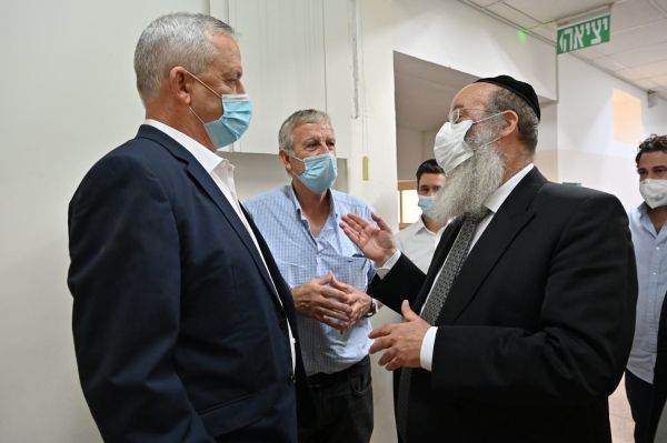 גנץ בבני ברק: "אי אפשר להתנהל בברדק, יחד ננצח"