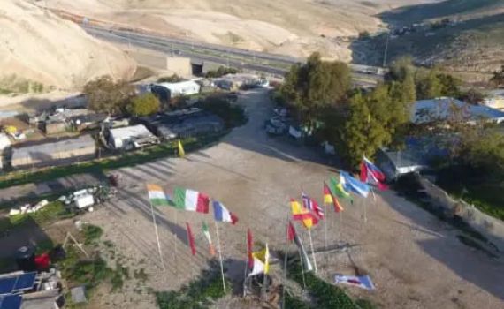 בדיון חסוי, ביקשה המדינה לא לפנות את חאן אל אחמר