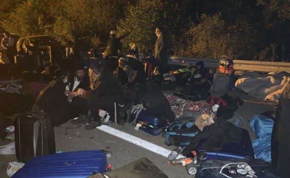 תקועים בדרך לאומן: מאות חסידים חסומים בבלארוס