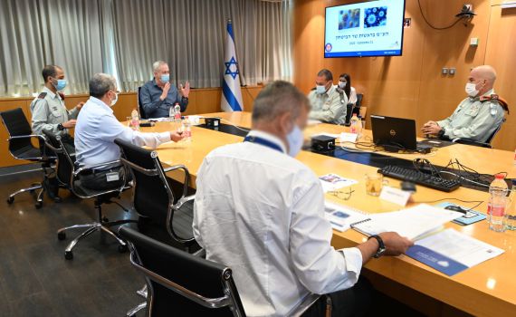 גנץ הורה לצה"ל: להתחיל בהקמת בית חולים שדה